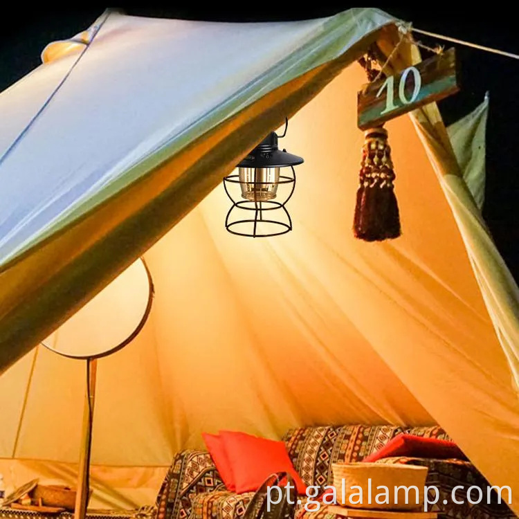 Lâmpada de acampamento de LED à prova d'água com carregamento USB para o ar livre